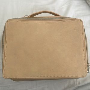 BÉIS cosmetic case in beige
